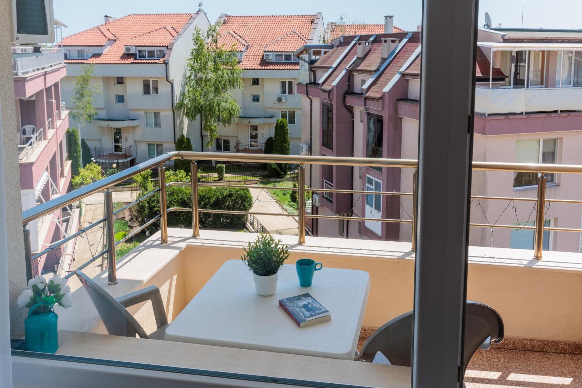 Flora Studios Sarafovo Burgas City Exterior foto